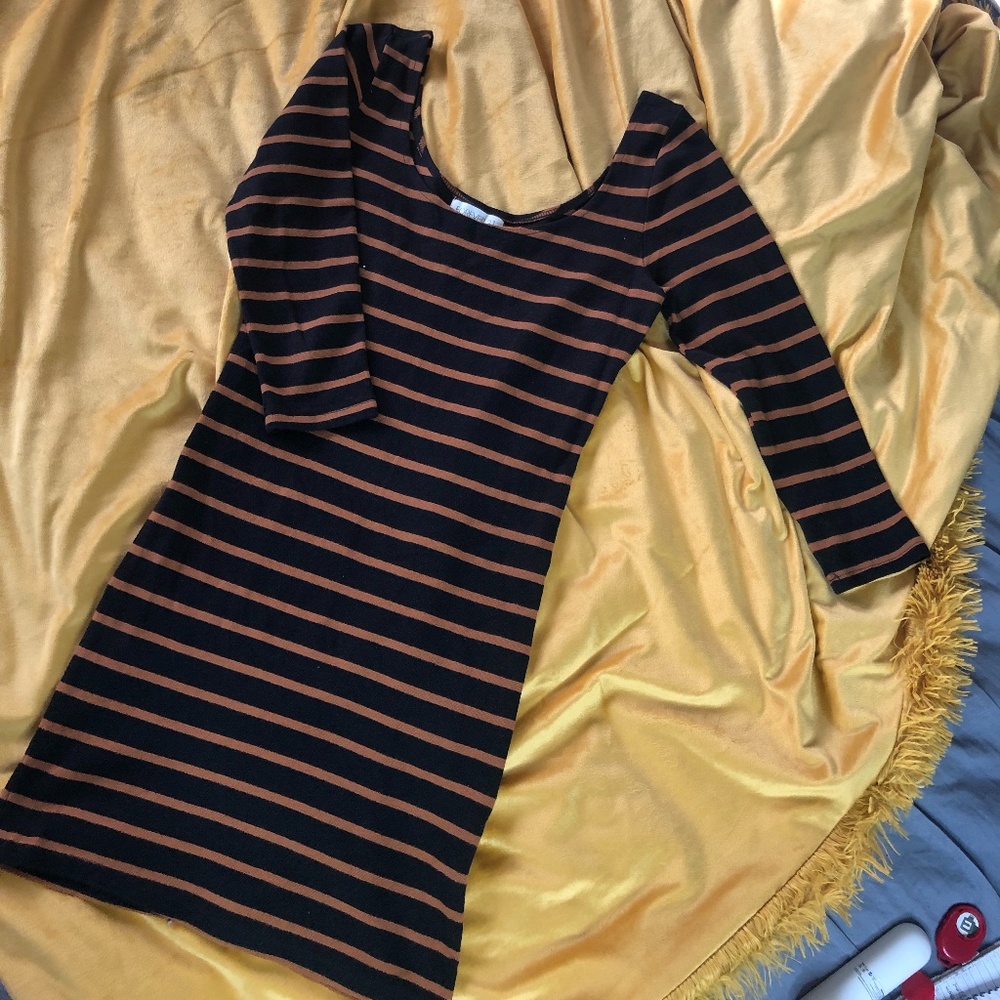 Striped mid-sleeved dress